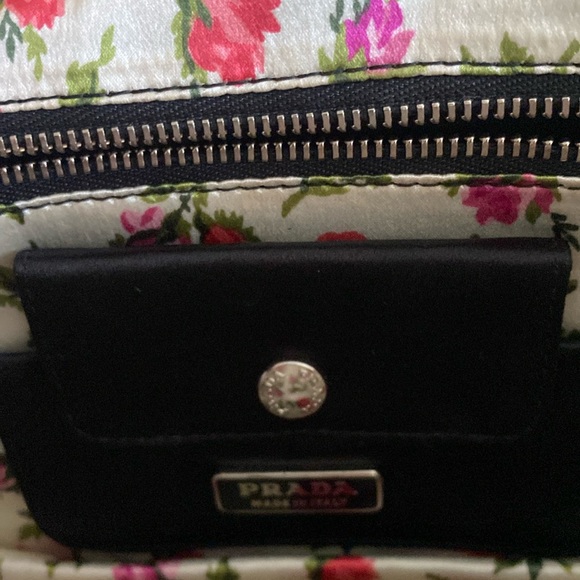 Prada Silk Black Medium Shoulder Bag With Logo Flower Lining Detachable Strap - Picture 8 of 16